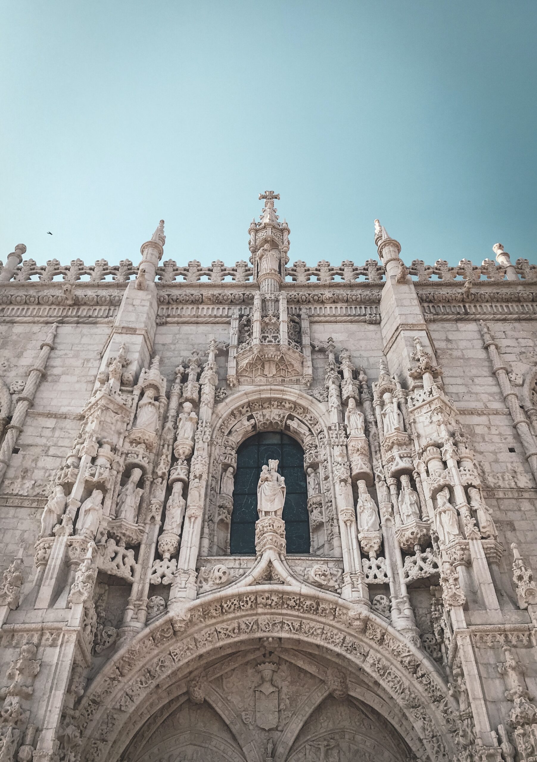 exterior of jeronimos monastery