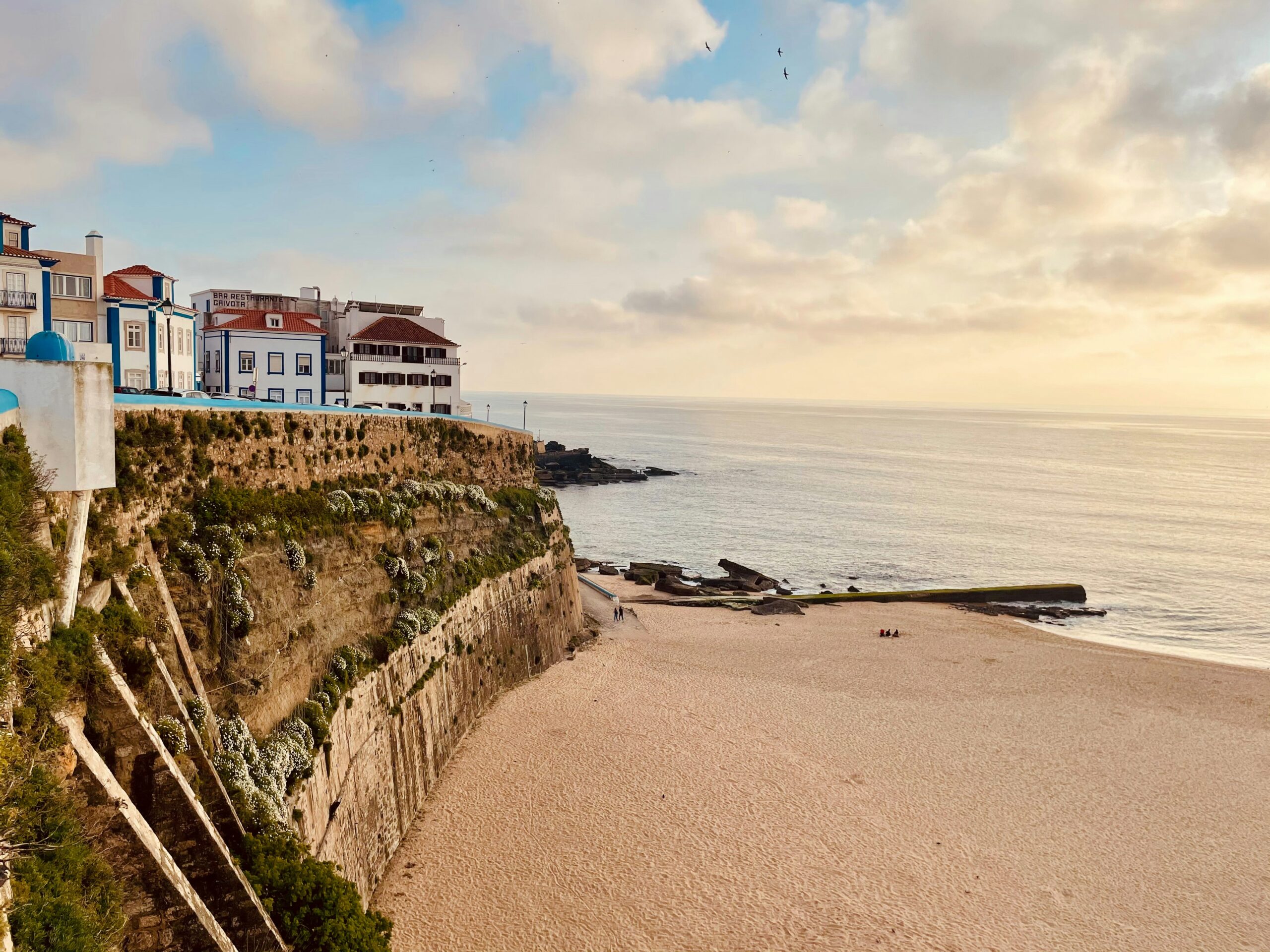 Cascais' Praia da Azarujinha