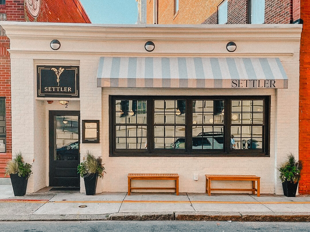 exterior of salem restaurant settler