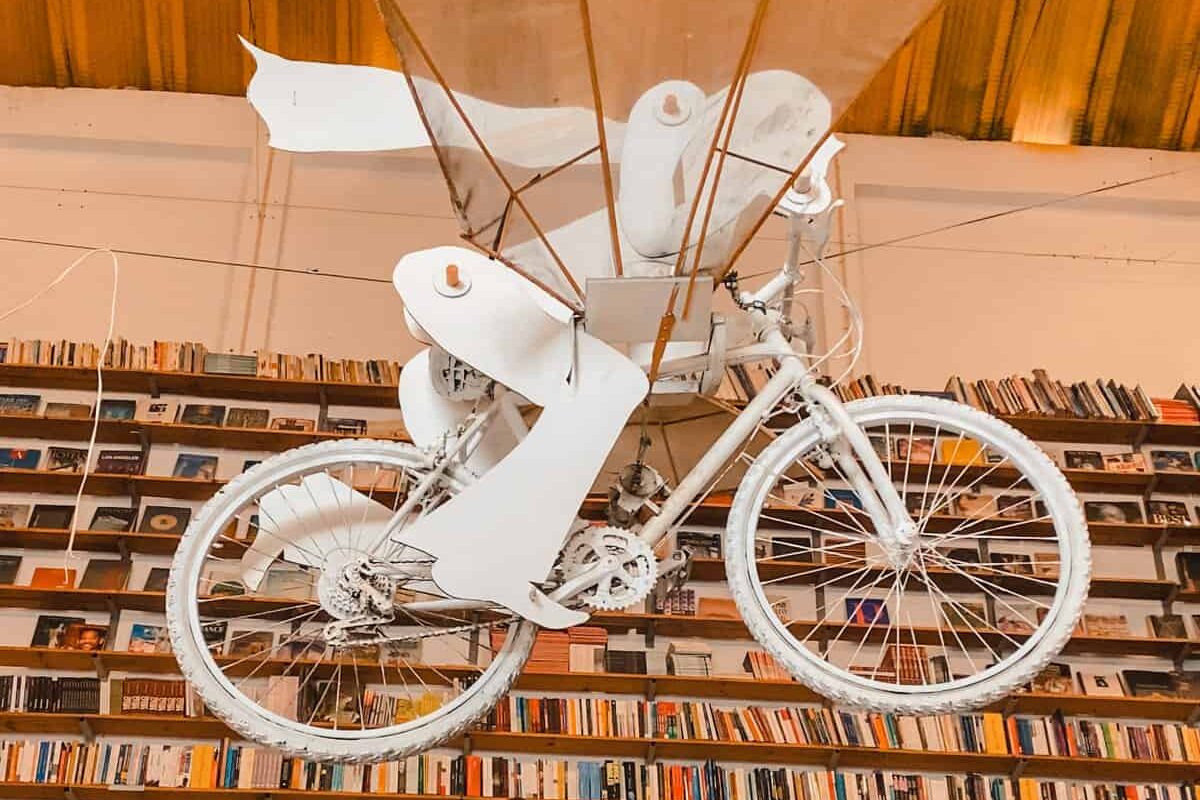 whimsical bookshop in lisbon